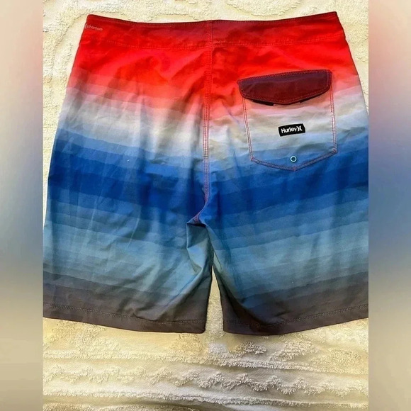 Hurley Men's Board Shorts Phantom Striped Sz 32 20" Length Multi Color - Picture 2 of 4